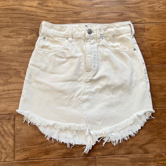 Free People Skirt Size 24 White Bailey Denim Mini Raw Frayed Hem - Picture 1 of 9